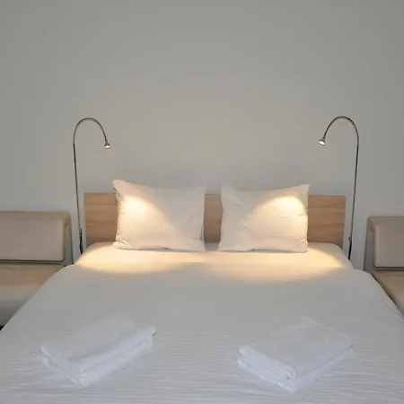White Palace 3*