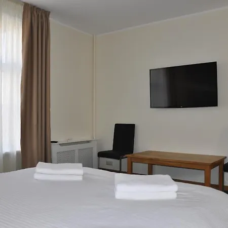 White Palace 3*
