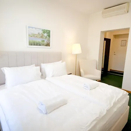 White Palace Hotel