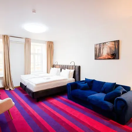 White Palace 3*