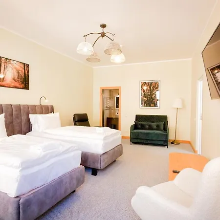 White Palace 3*