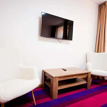 White Palace 3*