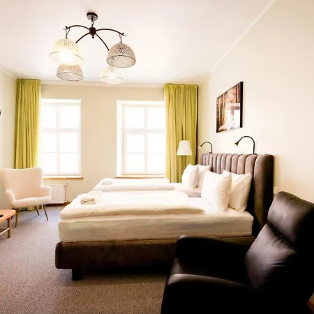 White Palace Hotel